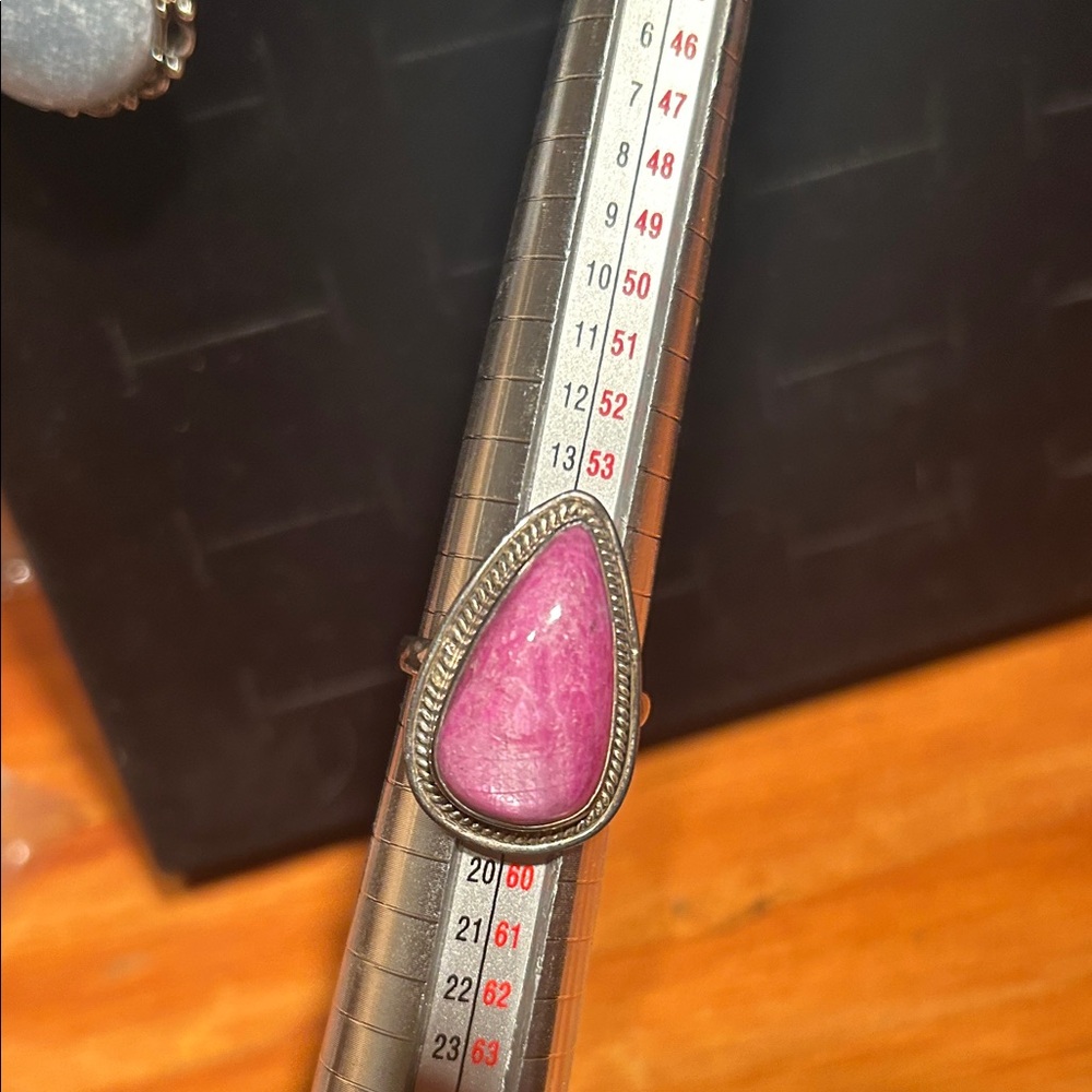 Elegant Pink Stone Silver Ring Size 8